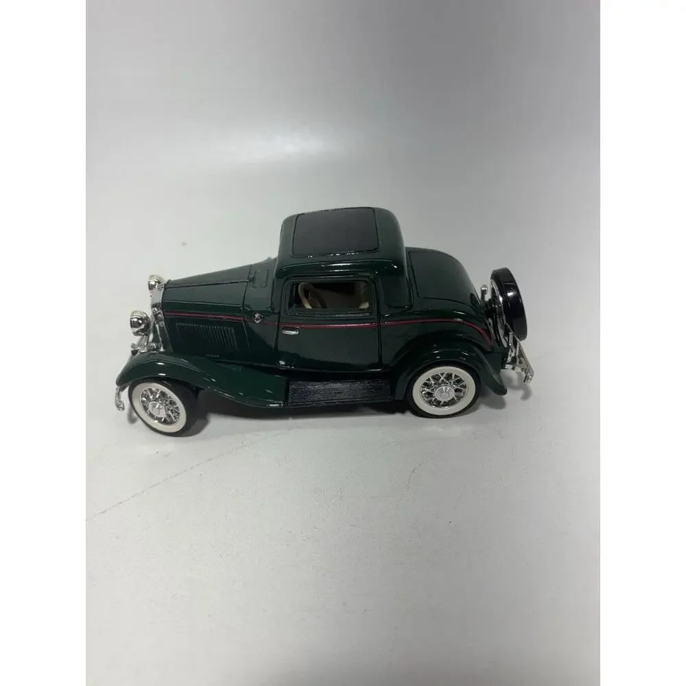 Sunnyside SS7722 1932 Ford 3 Window Coupe 1:24 Diecast Car Green Deuce